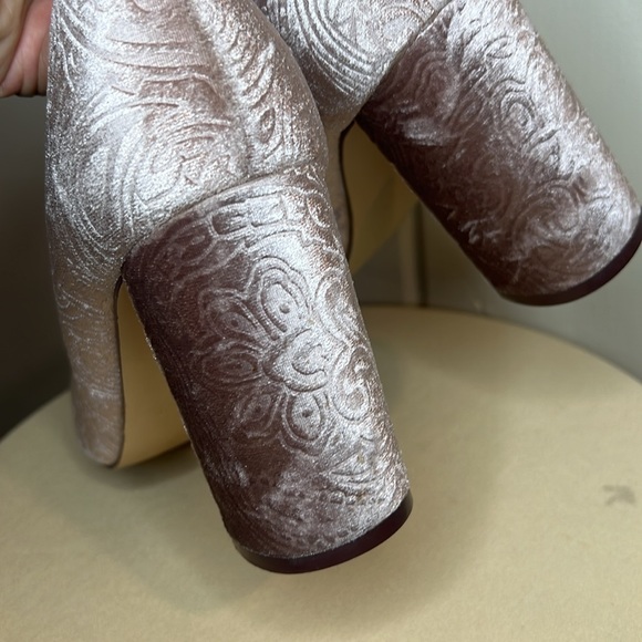Nine West Jacquard Velvet Heels - Picture 8 of 10